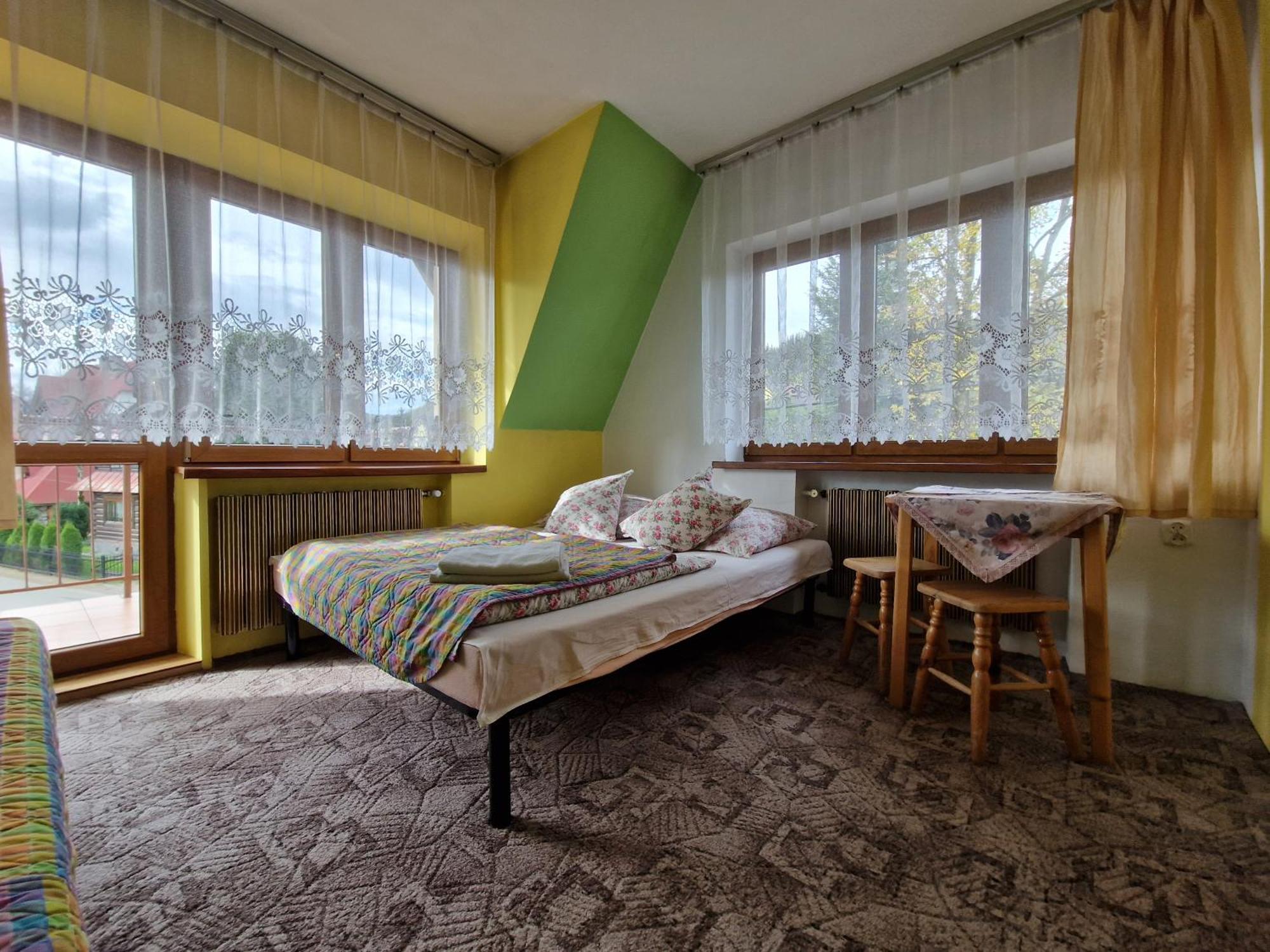 Pokoje Goscinne U Landy Poronin Exterior foto