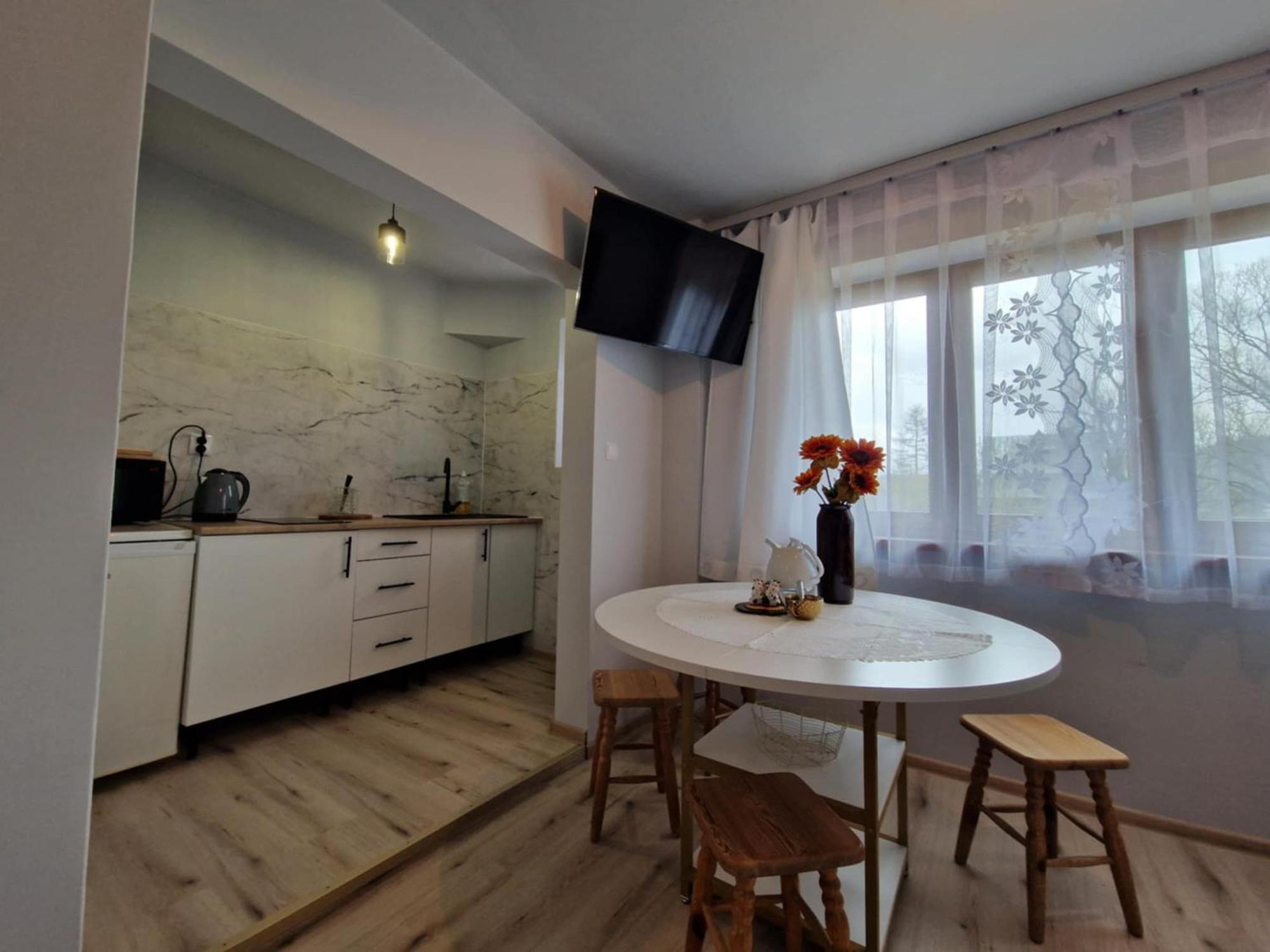 Pokoje Goscinne U Landy Poronin Exterior foto