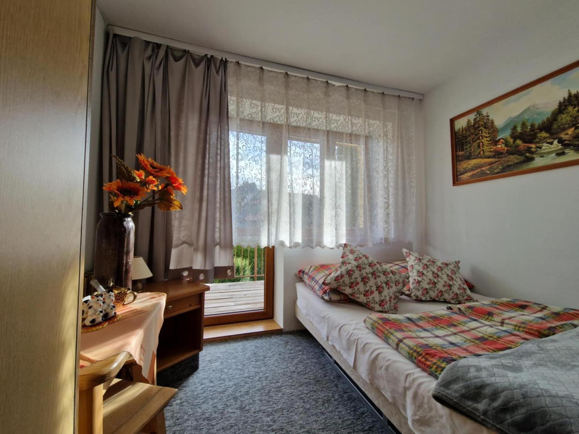 Pokoje Goscinne U Landy Poronin Exterior foto